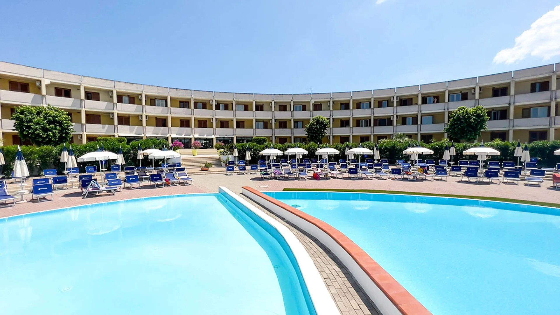 Meta Residence Hotel